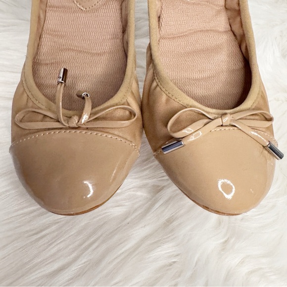 MICHAEL KORS LIGHT TAN VEGAN BALLET FLATS SZ 7.5 - Picture 3 of 10